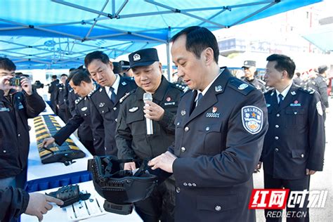 湖南省公安巡特警实战技能比武在长沙举行