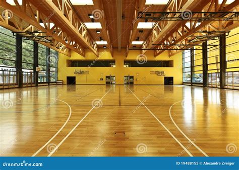 Gym/School 的图像结果