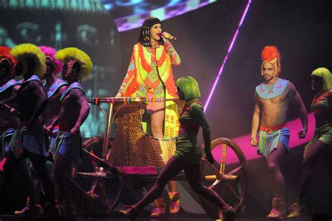 Musical De Moda 2020 的图像结果