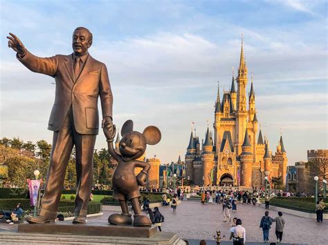 Disneyland Tokyo Tokyo Disneyland Operator To Raise Wages By 7% The