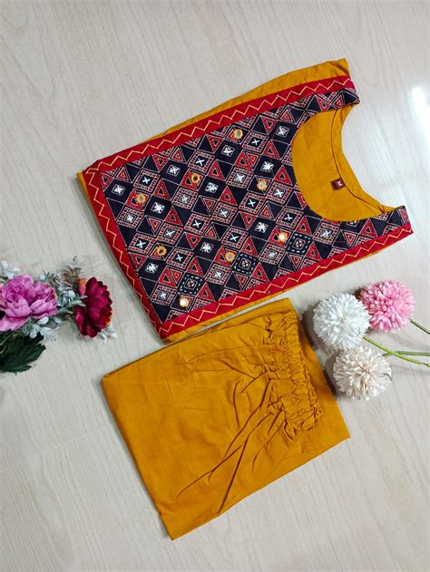 Gamthi Print Kurti - GPK11 sets colour same but each set have diff in ...