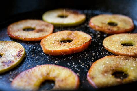 Cinnamon Grilled Apple Recipe | Vegan Girls Guide