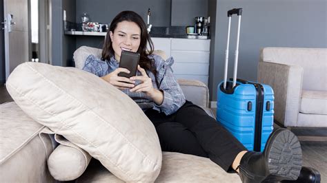 10 Best Money-Saving Travel Apps To Download in 2025 | GOBankingRates