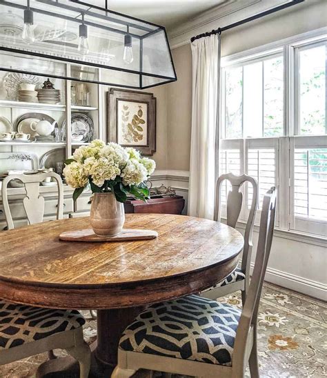 30 Spectacular Round Dining Table Centerpiece Ideas to Enhance Your Home