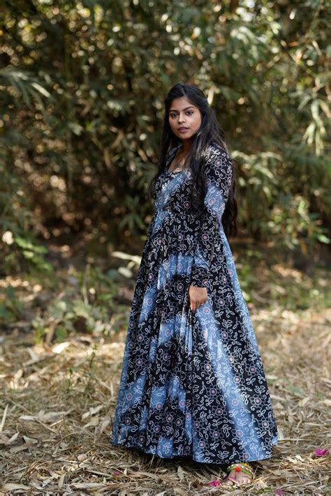 Mahi Long Dress (Black) – Myraa