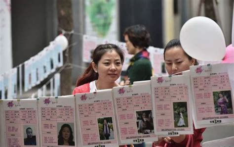 中国社会男多女少，但为什么相亲市场上女比男的多好几倍？_腾讯新闻