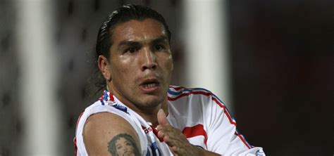 A siete años del día que cambió la vida de Salvador Cabañas - La Tercera