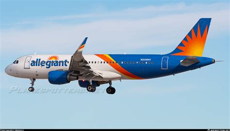 N208NV Allegiant Air Airbus A320-214(WL) Photo by Sebastian Kissel | ID ...