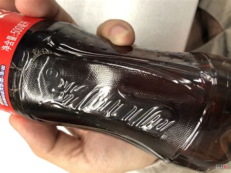 求助大神 可乐瓶 佳得乐瓶 瓶体表面的柔和浮雕怎么.....-问题求助-学犀牛中文网