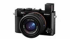 frame sensor compact sony rx1r ii frame compact debuts with a frame sensor compact sony rx1r ii frame compact debuts with a