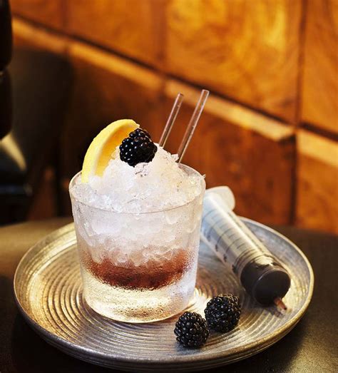 Best Bars in Bandra | Places to Hangout, Drink, Party & Enjoy Mumbai's ...