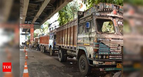 Amended Motor Vehicle Act: Delhi: Truck driver fined Rs 2 lakh ...