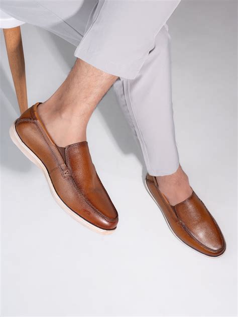 Casual Shoes | Buy Casual Shoes for Men & Women Online in India ...