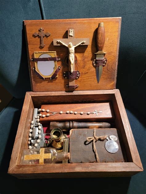 Antique Vampire Hunter Kit