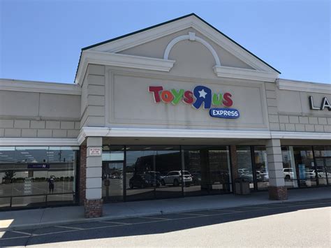 Sands Shopping Center | Upscale Outdoor Plaza | Fashion | Food ...