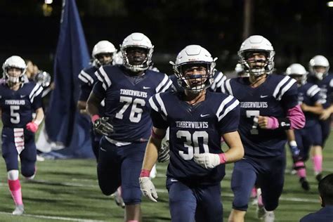 Northwood football team solidifies CIF playoff hopes with 21-7 victory ...