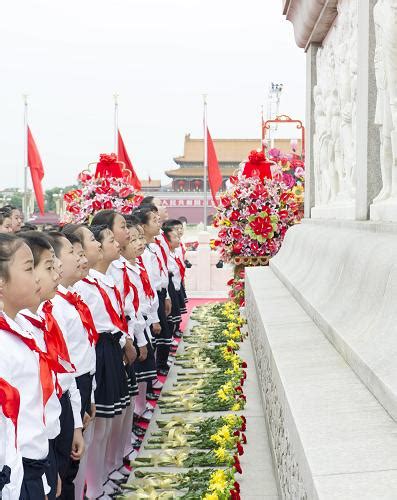 烈士纪念日向人民英雄敬献花篮仪式举行_图片_新闻_中国政府网