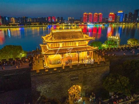 湖北襄阳：汉江上首座三塔悬索桥主体工程基本完工-人民图片网