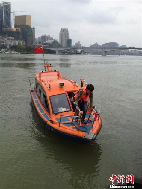 广西柳州水上搜救志愿者队伍成立 河段一年接处警247起|志愿者|队伍|柳州_新浪新闻