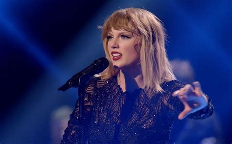 震撼！霉霉Taylor Swift超级碗预热演唱会第二部分官方视频新鲜出炉_哔哩哔哩 (゜-゜)つロ 干杯~-bilibili