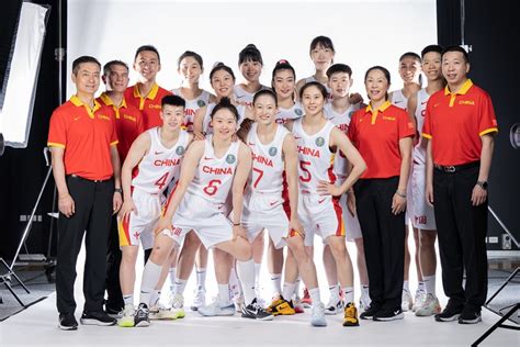 三人篮球奥运首秀：中国女篮登上领奖台 男篮留下争议与遗憾_凤凰网