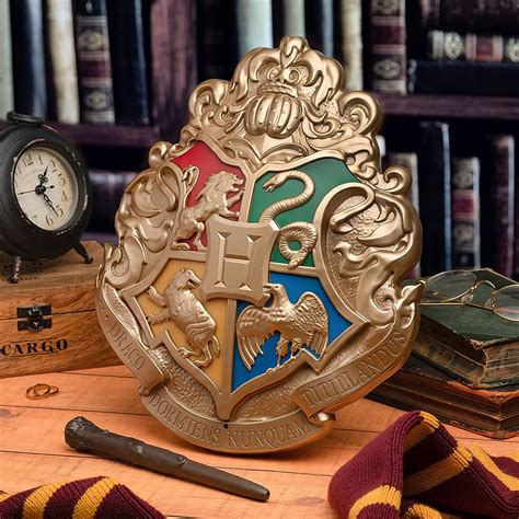Buy Paladone HARRY POTTER - Hogwarts House Crest Lamp With Remote ...