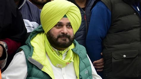When Navjot Singh Sidhu threatened to beat Aamir Sohail with his bat!