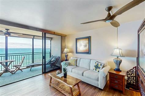 1BR snowbird-friendly condo w/ ocean view and pool - Condominiums for ...