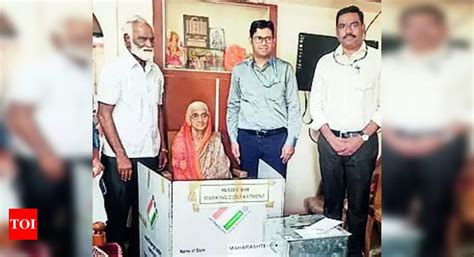 Home Voting: Wardha: 85% Home Voting Recorded In Just Two Days | Nagpur ...