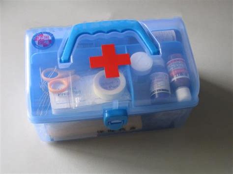 常用家庭急救箱医药箱的配置