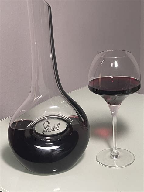 The Art of Decanting Wine: When and How to Do It - 019 Wine