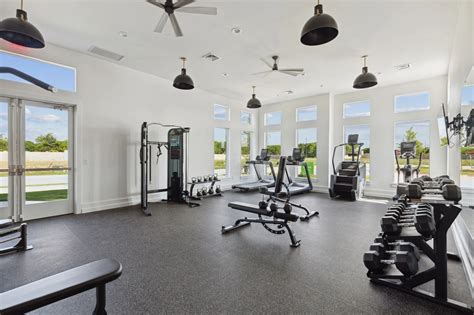 Expensive Gym 的图像结果