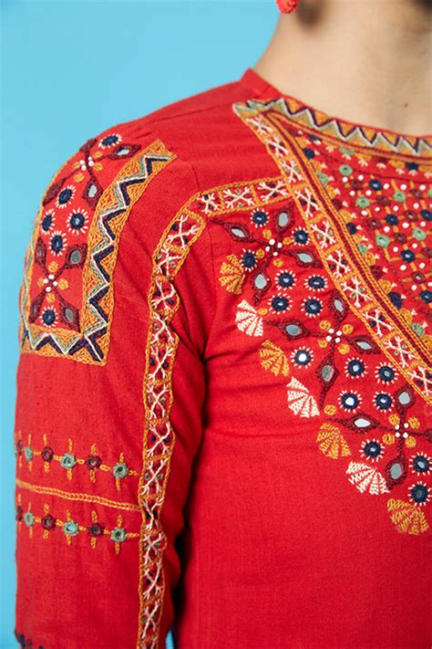 Thunderbird Kutch Embroidered Kurti Pant Set With Dupatta Online ...