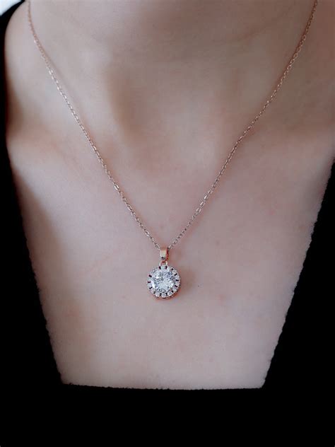 Solitaire Yovanna Necklace – LOLO LéPA