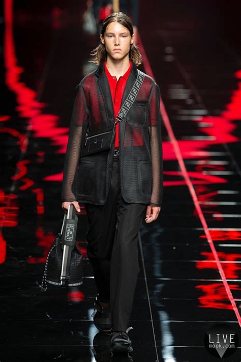 芬迪 Fendi 2016/17秋冬男装发布秀(细节) - Milan Fall 2016-天天时装-口袋里的时尚指南