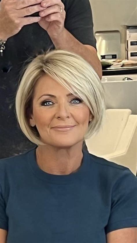 Pin on Hair in 2024 | Bob hairstyles for fine hair, Chin length hair ...