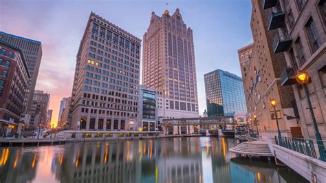 Best Temp Services Milwaukee, WI | Crown Staffing