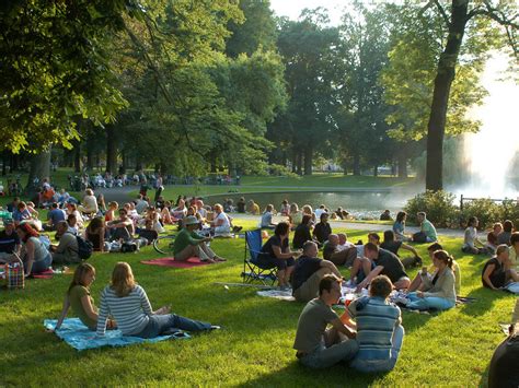 Cacareo en el parque Valkenberg de Breda | Meer
