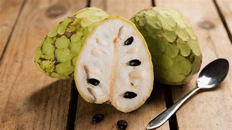 Custard Apple खाने से सेहत को मिलते हैं ये गजब फायदे, यहां जानें कौन ...