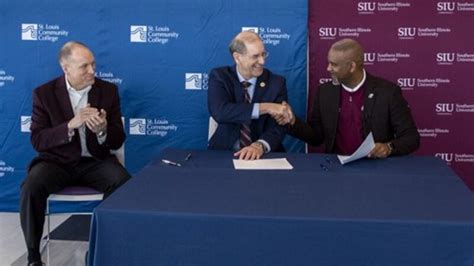 SIUC, St. Louis area community colleges sign agreements to improve ...