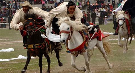那曲赛马节-民俗风情-西藏国旅