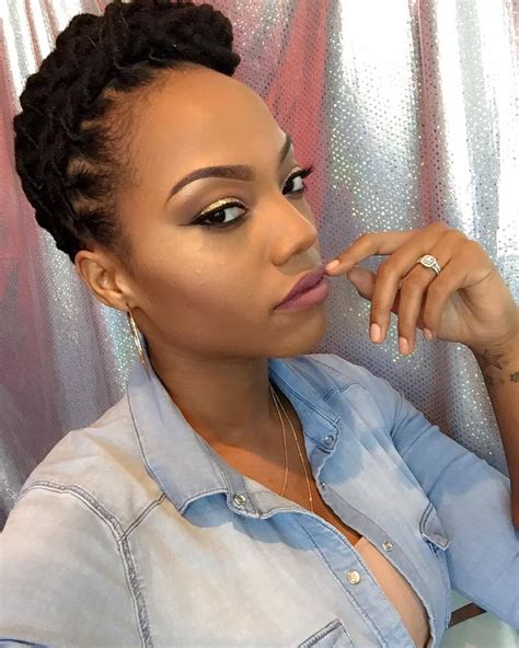 Short Dreads Hairstyles For Ladies - Fade Haircut Styles