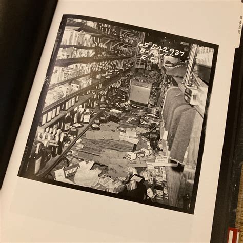 Scene of the Crime: Photographs from the LAPD Archive / William J ...