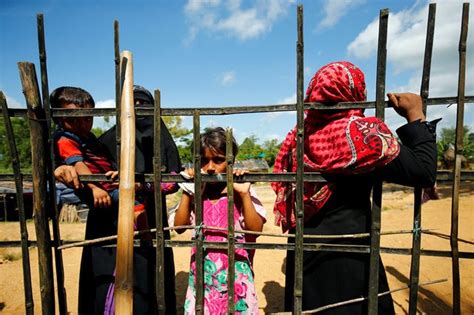 Trapped by Landmines and a Creek, Rohingya Languish in No-Man's Land