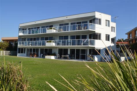 Ocean Shores Apartment 9 - South West Rocks Accommodation Holiday Rentals / Raine & Horne South ...