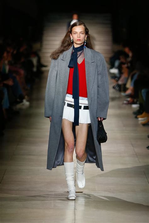 巴黎时装周|Louis Vuitton 2022秋冬系列-服装巴黎时装周-CFW服装设计网