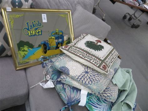 Framed Mirror Jacob 1927, Pillows