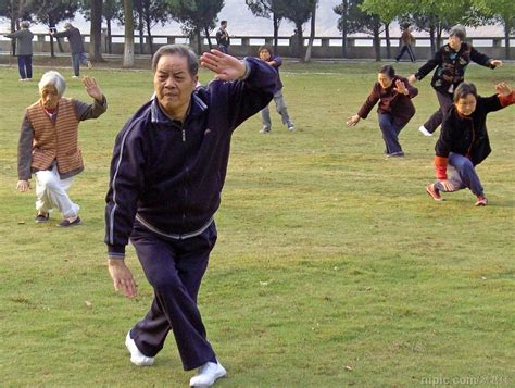 中国60岁及以上的老年人已达到1.44亿摄影图__娱乐休闲_生活百科_摄影图库_昵图网nipic.com