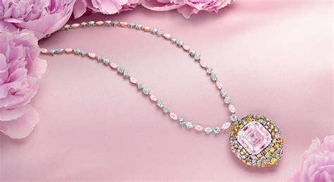 Louis Vuitton 路易威登 Le Mythe 蓝宝石珠宝套装 | iDaily Jewelry · 每日珠宝杂志