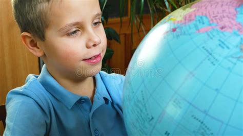 World Globe Map with Countries 的图像结果